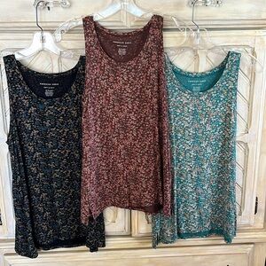 💚💙🧡AEO Bundle of 3 Ditsy Floral Tank Tops Size XS